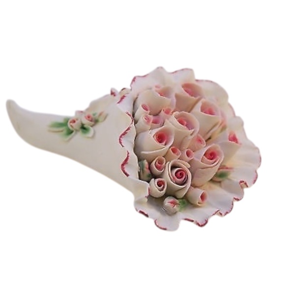 CAPODIMONTE PORCELAIN BLUSH PINK ROSES BOUQUET-ITALY BY SAVASTANO / SARASTANO